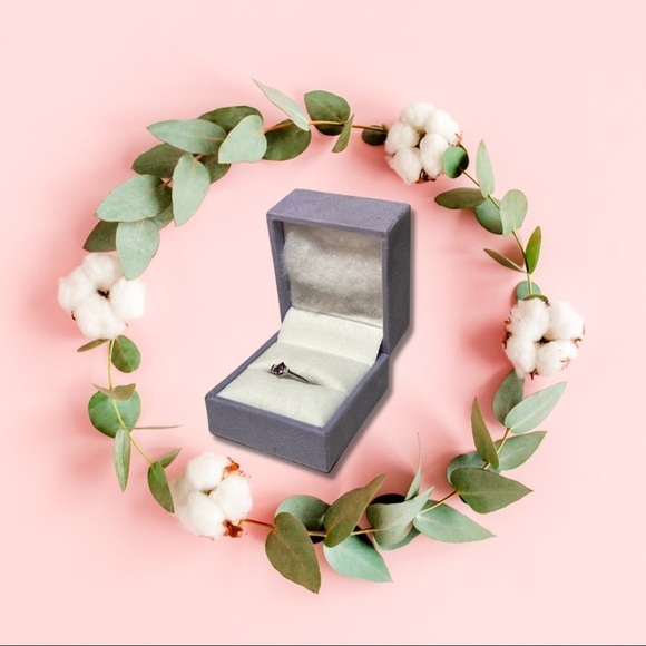 Silver Tone Fashion Ring with Purple Gemstone - Size 6.5 (EUC) - Picture 1 of 3